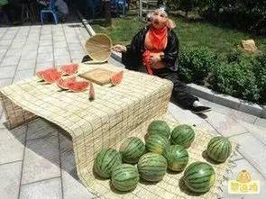 变态吃瓜图片搞笑,变态吃瓜图，笑料横生，笑不活了！